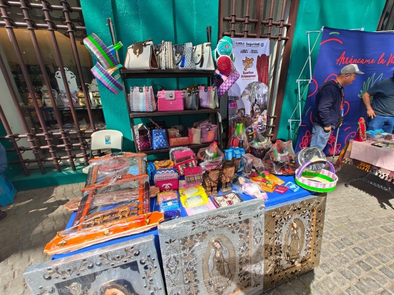 Colaboración con la Secretaría del Trabajo para la venta artesanal en temporada decembrina