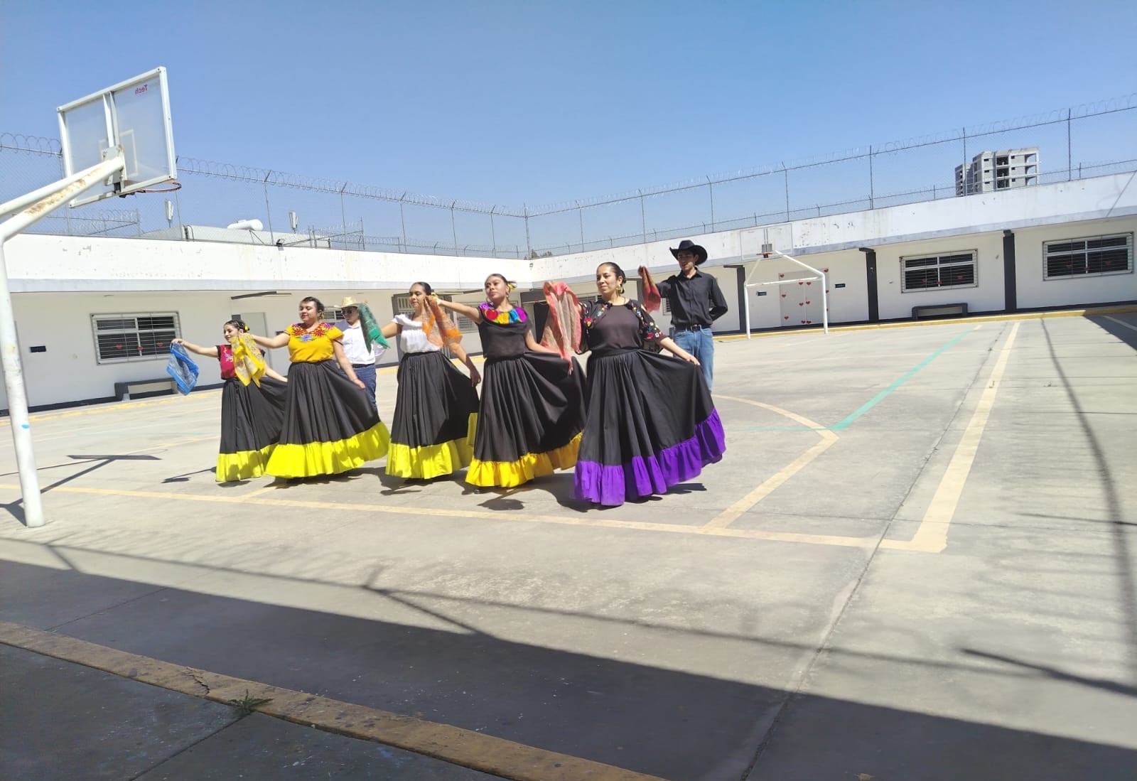 Gala de Danza Folklórica en el Centro de Internamiento Especializado para Adolescentes