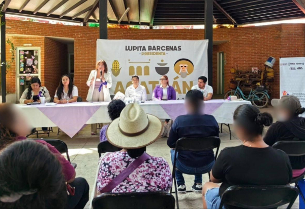 Jornada de entrega de herramientas y materiales en Acatlán, Puebla