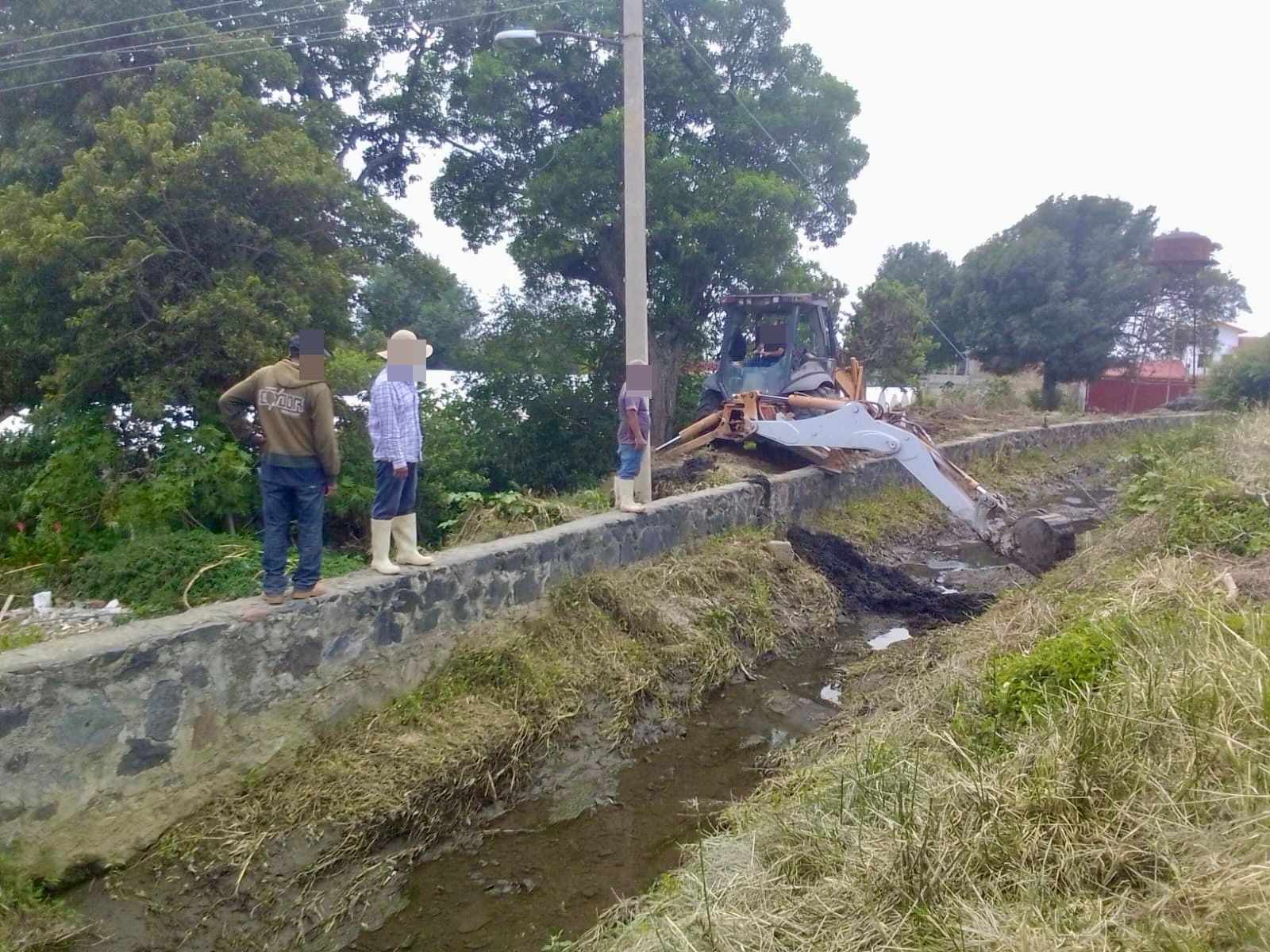 Tras una década en abandono, gobierno estatal  rescata canal de riego de Atlixco