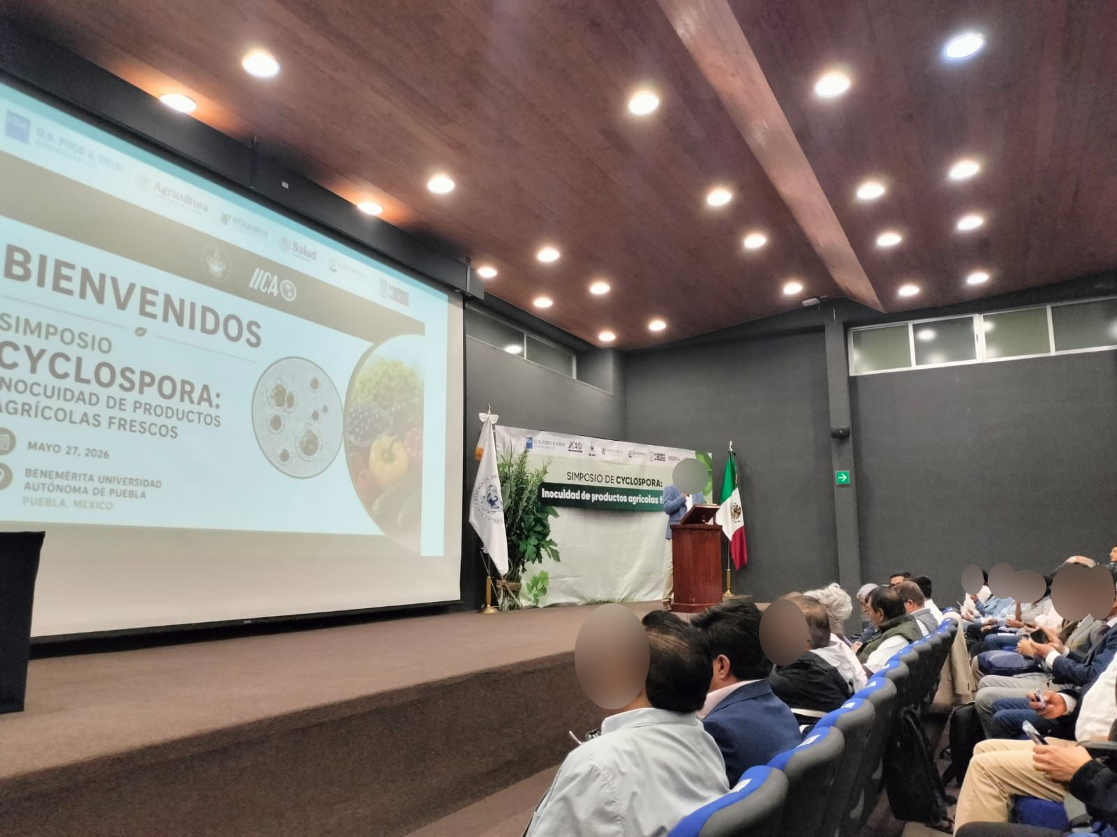 Reúne Simposio Cyclospora a especialistas  y productores del campo poblano