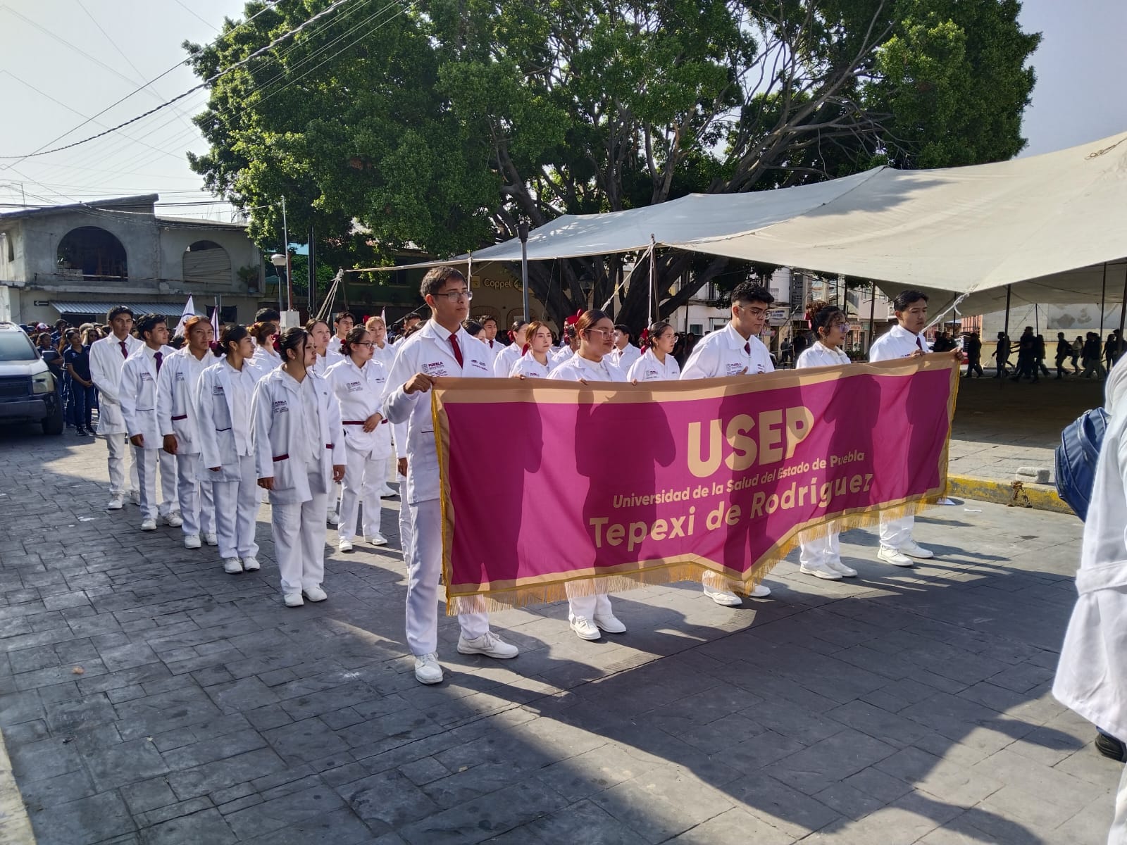Participación en el desfile conmemorativo del 5 de Mayo 